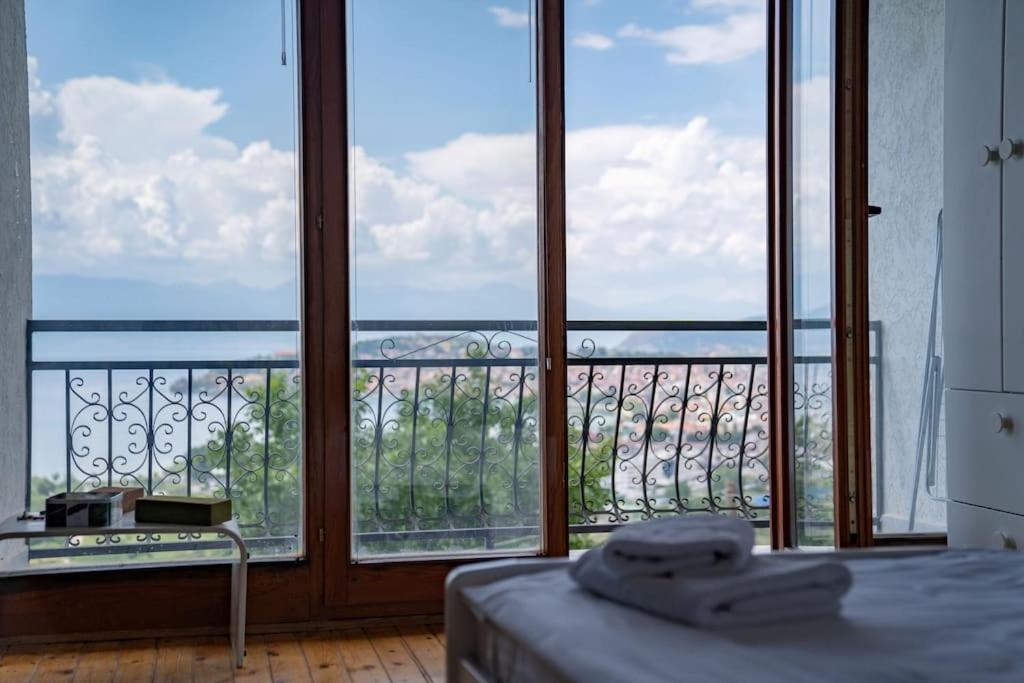 Casa Farmak - 4 Bedroom Lux Apartment With Infinity Pool & Lake View Ohrid Exterior foto